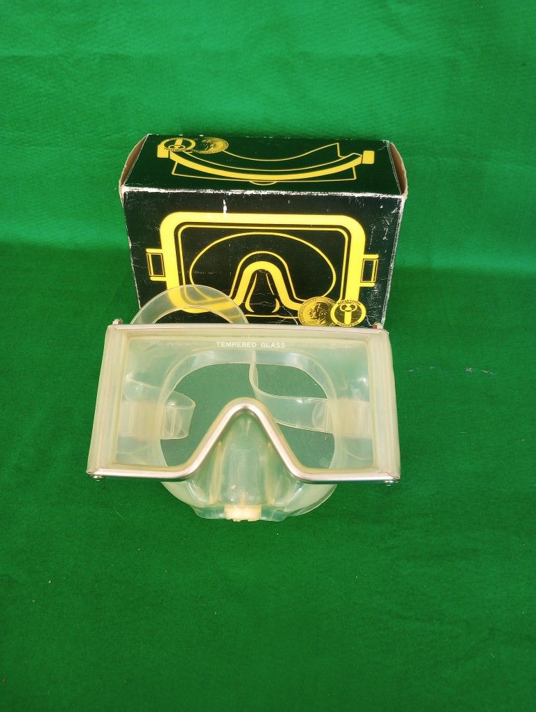 1960's U.S Divers co. Dive Mask