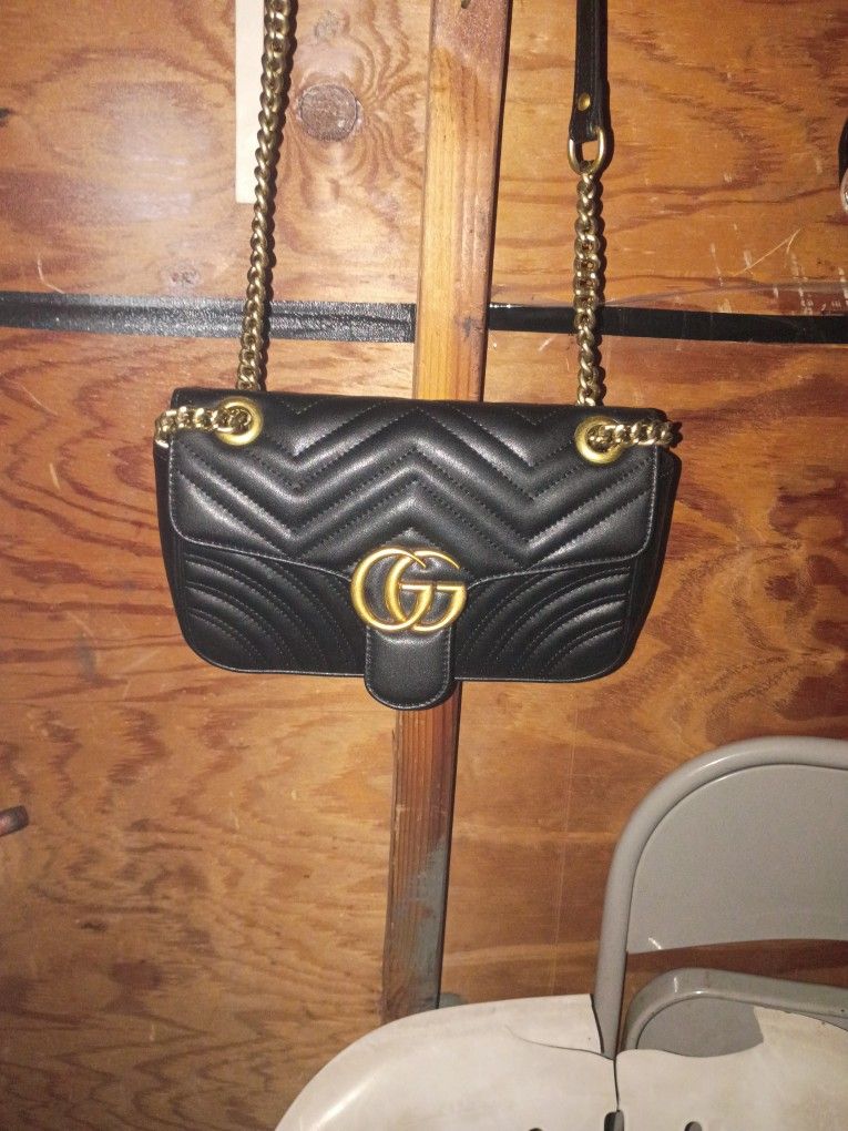 Gucci GG Marmont Camera small quilted leather shoulder bag