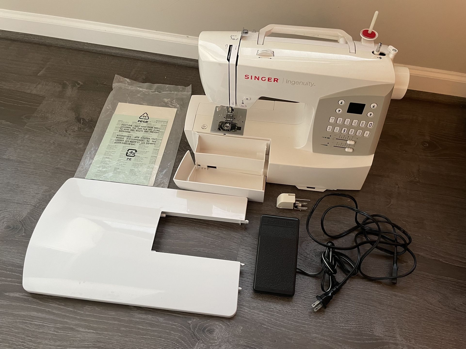 Singer 7436 Ingenuity Sewing Machine with A Hard Storage Case