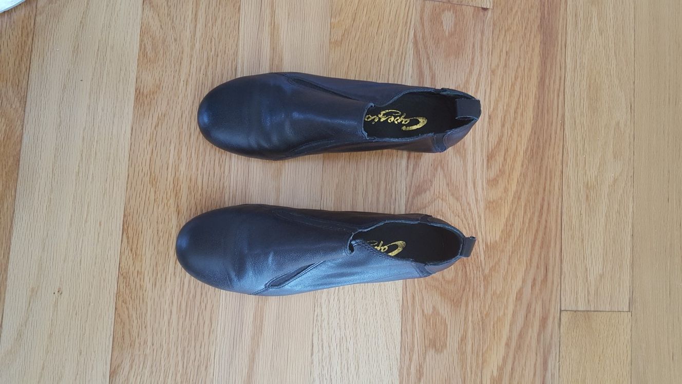 Ladies' Capezio Black Leather Tap Shoes- size 6M