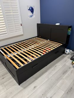 Queen bed