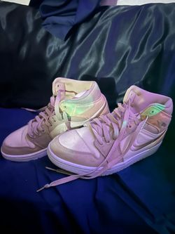 Jordan 1s (Size 8) Woman’s