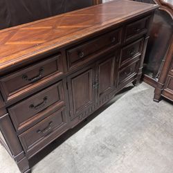 King Size 7 Piece Bedroom Set. **Priced To Sell $600**