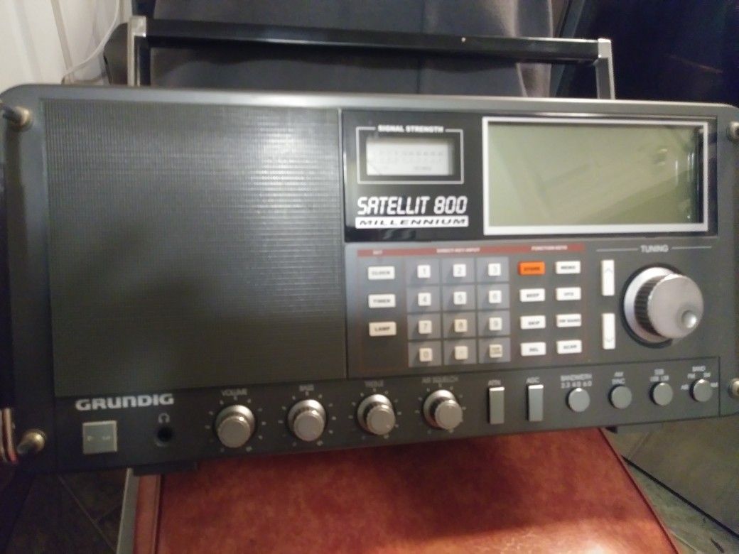 Grundig satellite 800 Radio.
