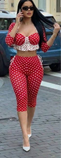 Red and white set