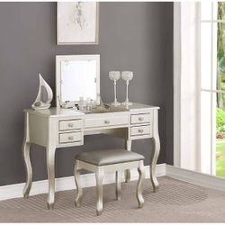 VANITY WHIT STOOL  NEW IN BOX ☎️ 1714586,2564 