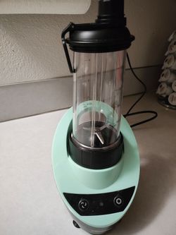 Personal blender. Only used a handful of times. Great for smoothies on the go.