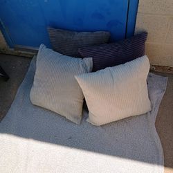 4 Very Nice Couch Cushions In Matching Shades Perfect Condition