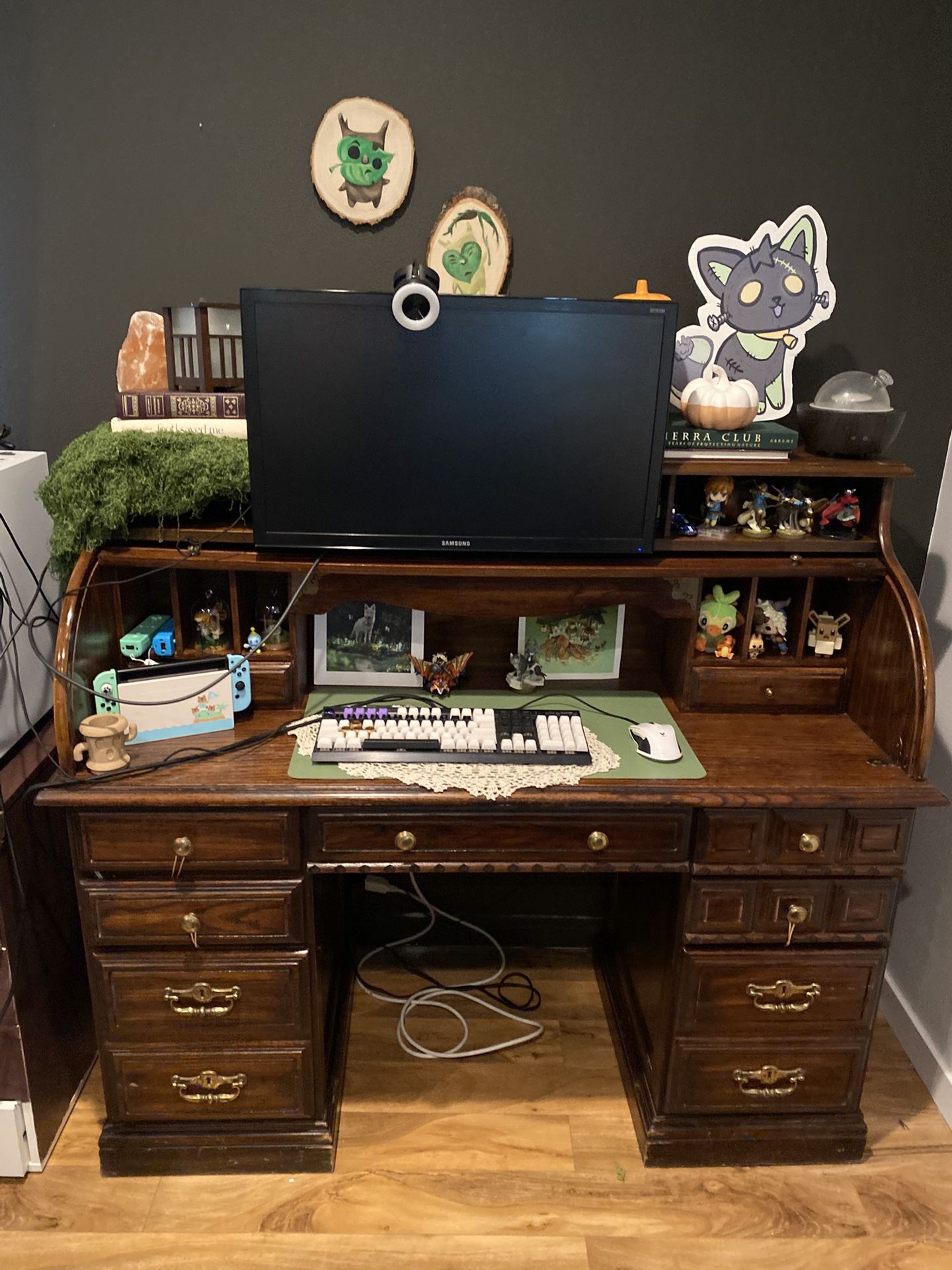 Wood Roll top Desk : CottageCore Study Vibes