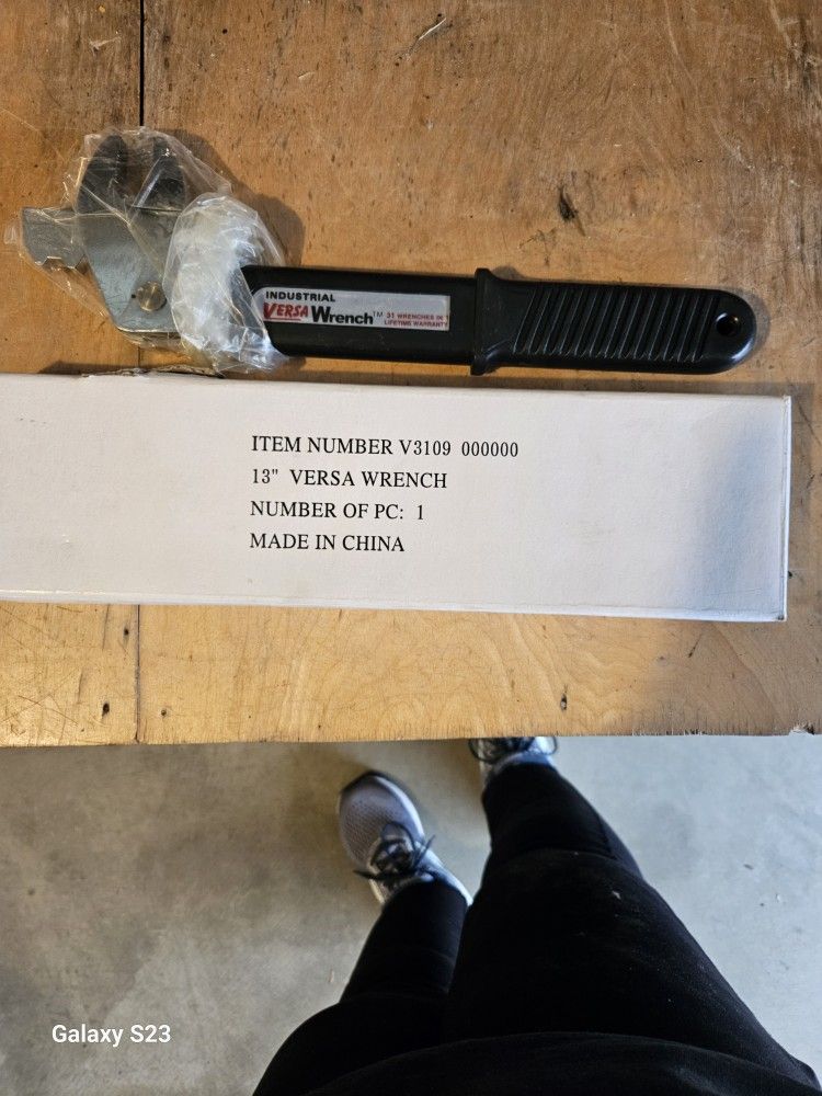 13" Versa Wrench