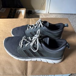 Men’s Adidas Cloudfoam Size 9.5