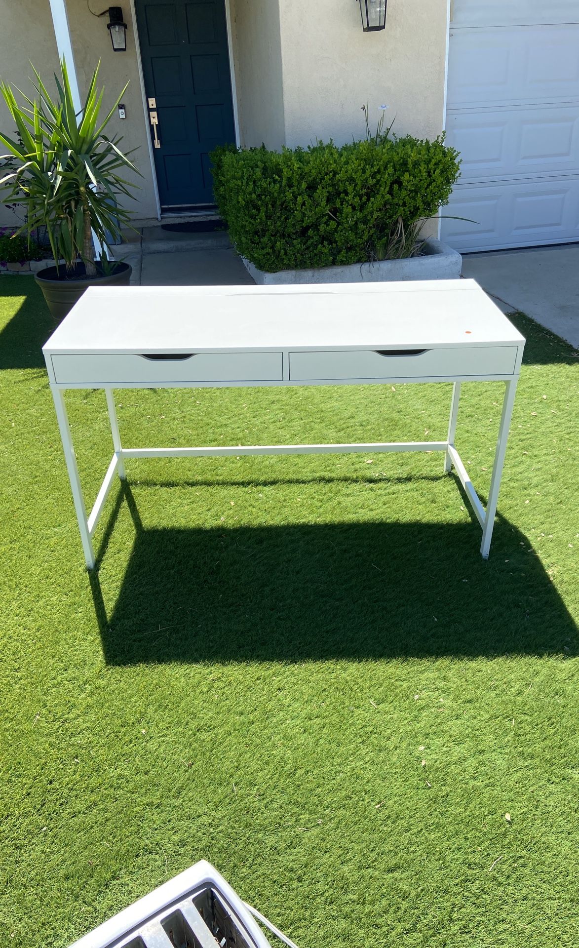 White Office Desk