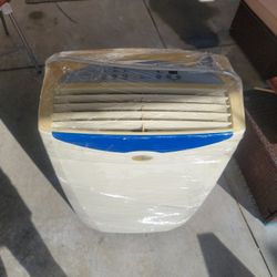 12000 BTU PORTABLE AC STAND UNIT ( USED )