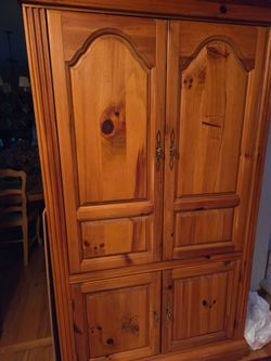 Solid Pine Tv/dresser