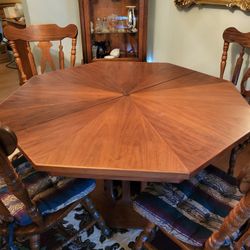 Dining Room Table & 4 Chairs
