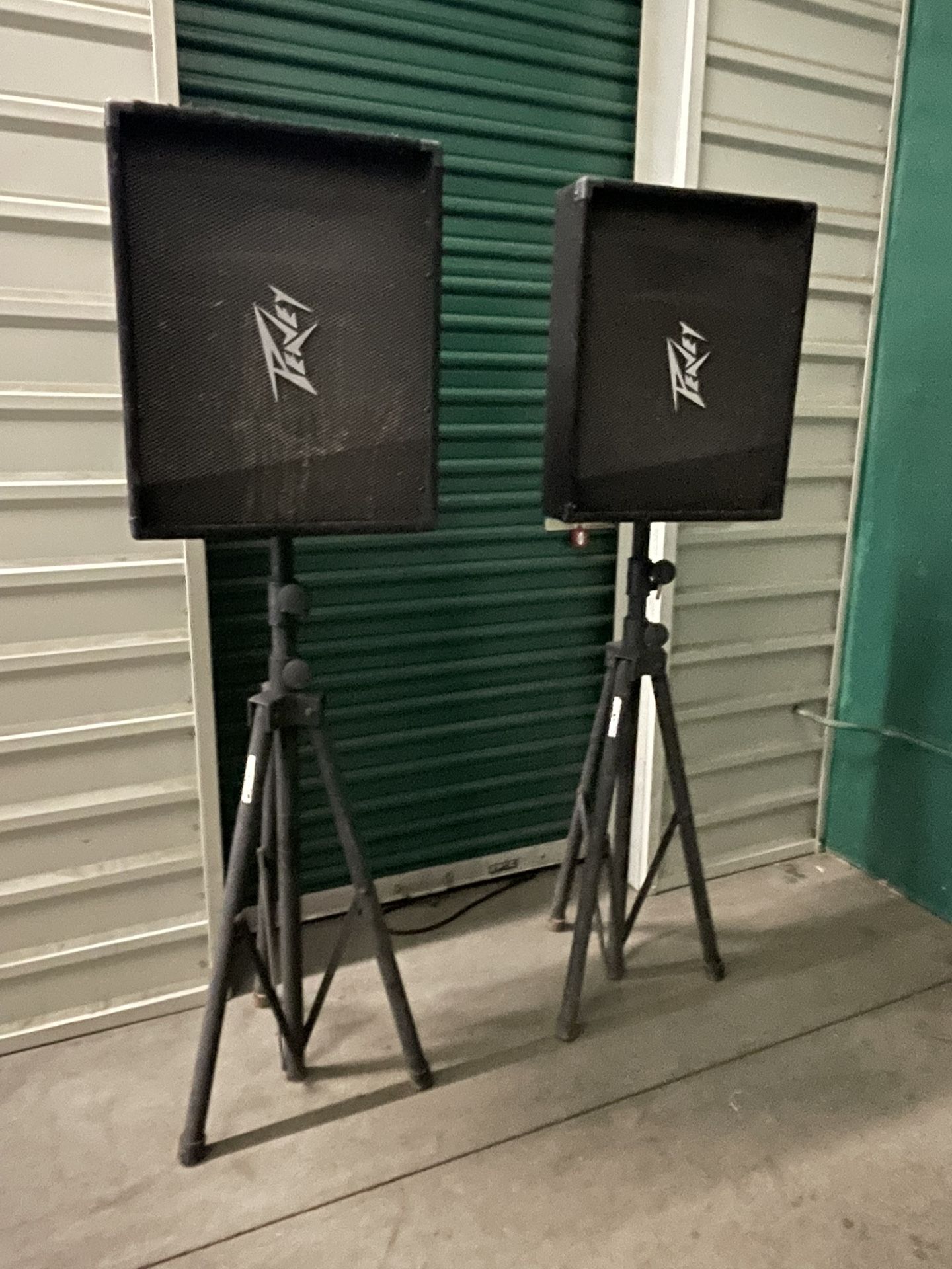 Peavey Speakers With Stands!