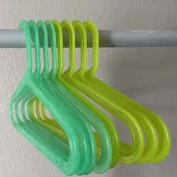 Children’s coat-hanger, two colors 8 pack