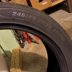 Kumho 245/45 Zr19 