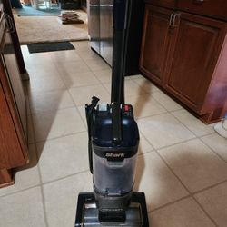 Shark Performance DuoClean PowerFins Lift Away Vacuum 