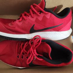 NIKE RED RUNNING SHOES