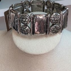 Silver Ornate Panel Bracelet with Vintage Design