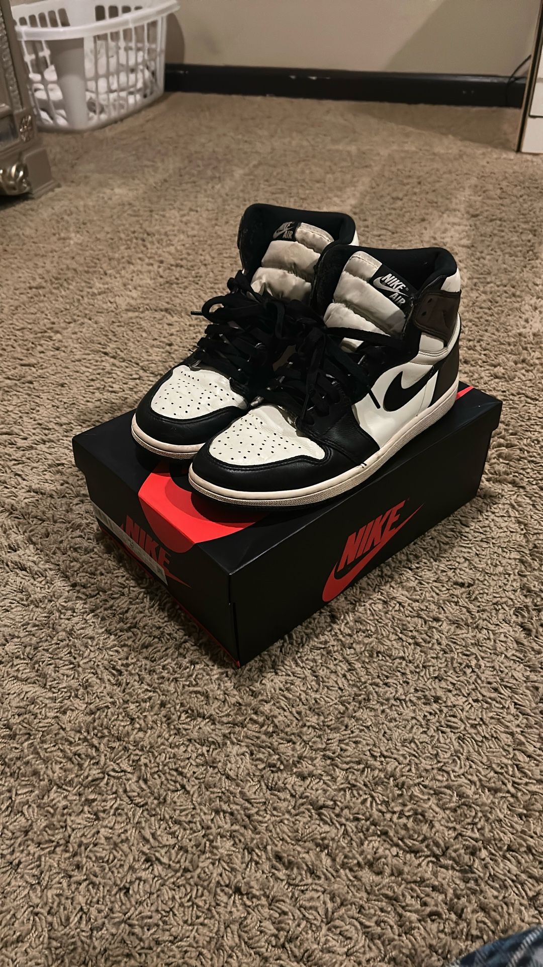 Air Jordan 1 Retro High OG ‘Dark Mocha’