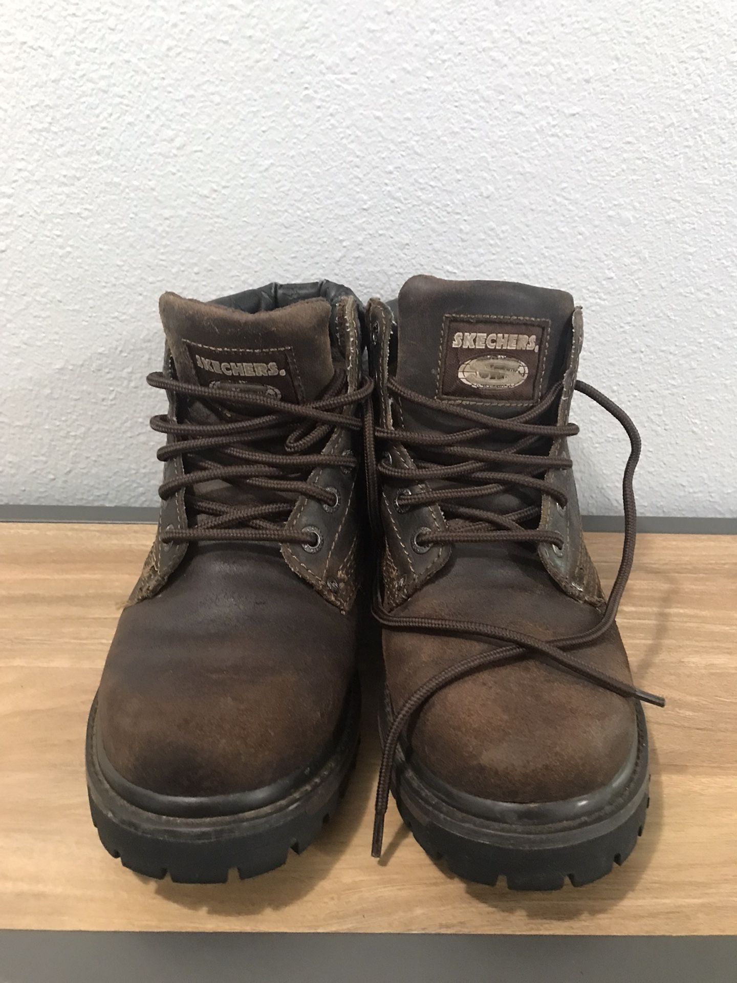 Skechers (SN6606) Men’s SZ 8.5 Boots