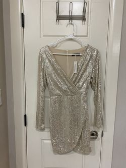 NWT SIZE SMALL Gold sequence dress
