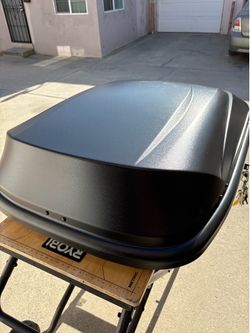 Yakima/Thule cargo box new