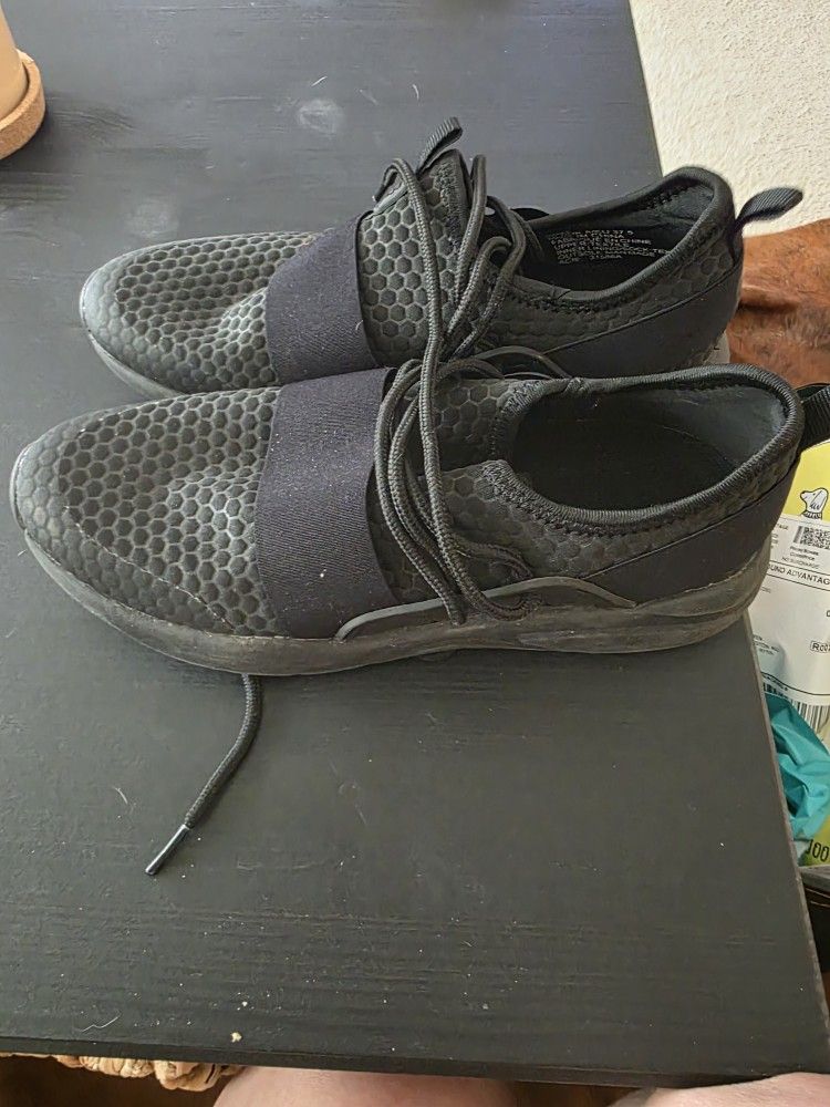 Womens Fabletics Shoes Size 7