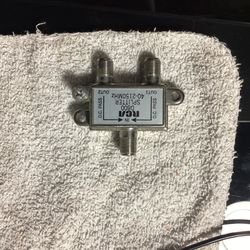 RCA D800, 2-way coaxial cable splitter