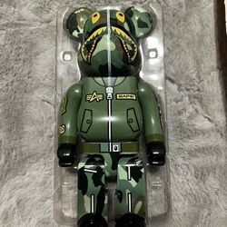 Bape Bearbrick  100% & 400%
