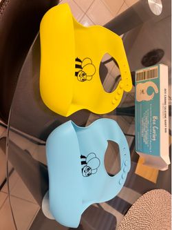 Silicone baby bib 2 por $5 dollars babero de silicona para bebé 2 por $5 dólares