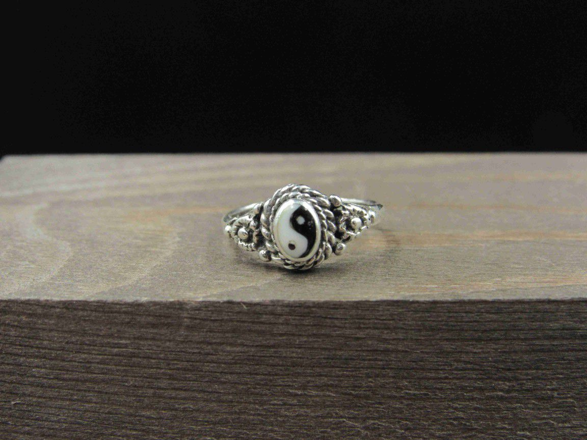 Size 3 Sterling Silver Dainty Yin Yang Symbol Band Ring Vintage Statement Engagement Wedding Promise Anniversary Bridal Cocktail Friendship