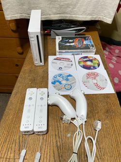 Nintendo RVL-101 Wii Console Wii 2 Remotes, 2 Mario Games, 4 Just Dance - Tested and working!