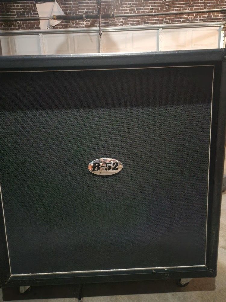 B-52 Tube Amp with Full Stack (Eight 12 inch Speakers)