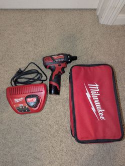 Milwaukee Tool 2401-22 M12 1/4" Hex Screwdriver, (2) Cp 1.5 Batteries, M12