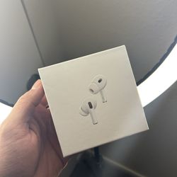 AirPods Pro (Brand New & Sealed) – $80 🎧 