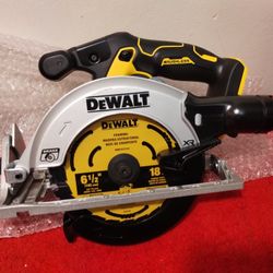 XR 20 Volt Dwalt Brushless 61/2 Circular Saw Tool Only $$145