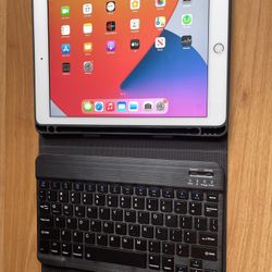 iPad 6th Gen 128GB + Keyboard case