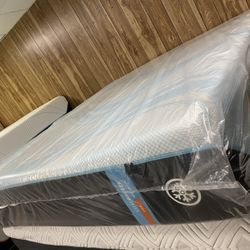 King Mattress  Tempur/pedic Luxebreeze Firm 2.0 