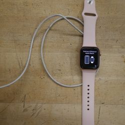 apple watch a2293 with charger series 6 40mm with charger 865391-1