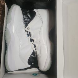 Jordan Retro 11s Low 