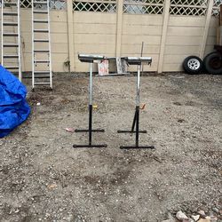 2 Metal collapsible Sawhorses w/rollers