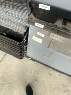 Plastic pallet containers
