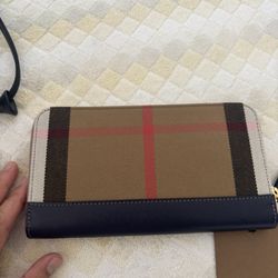 Burberry Wallet New Never Used 