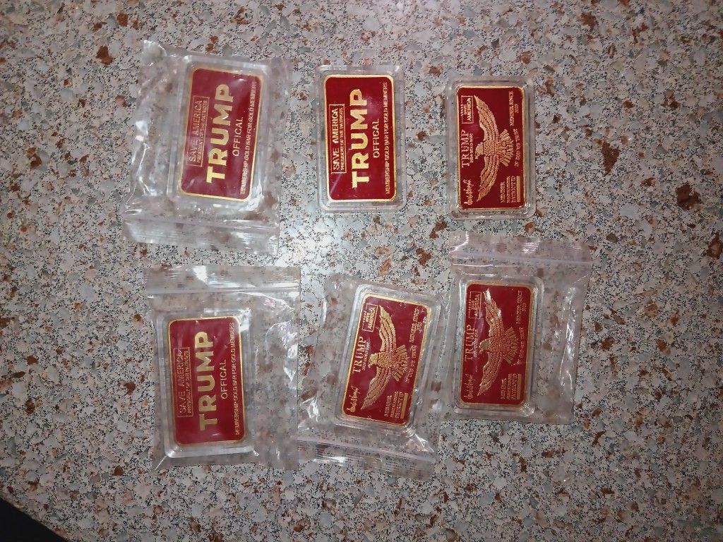 Trump Collection Gold Cards And Gold Bars