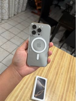 iPhone 16 pro 128 gbt natural Titanium
