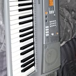 Yamaha Keyboard  YPT300