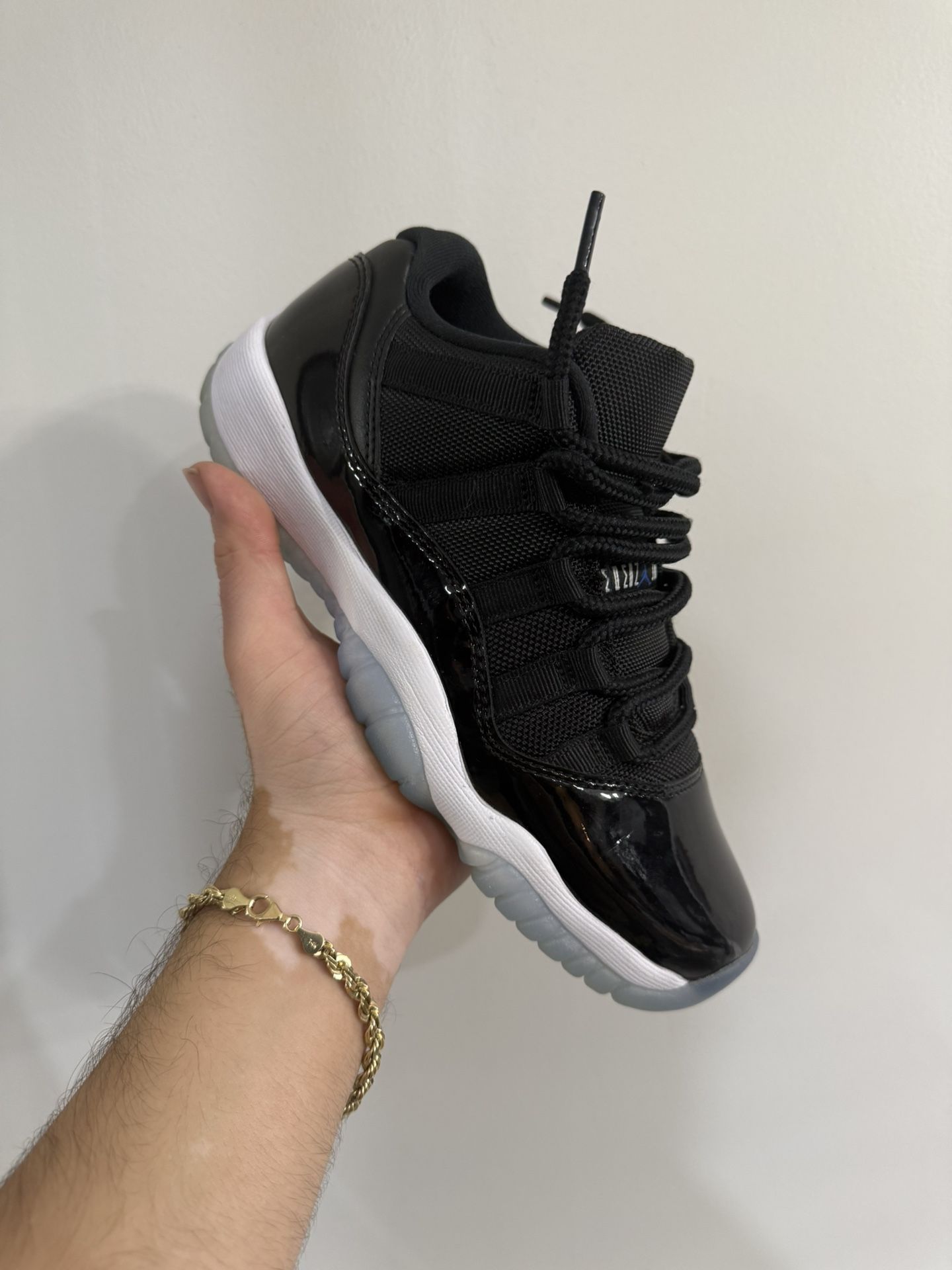 Jordan 11 Low “Space Jam” Size 5Y